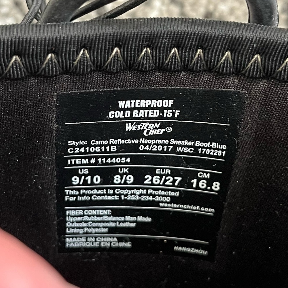 ❄️ NWT Kids Western Chief Blue Camo Reflective Sneaker Boot, Size US 9/10 - Picture 9 of 9